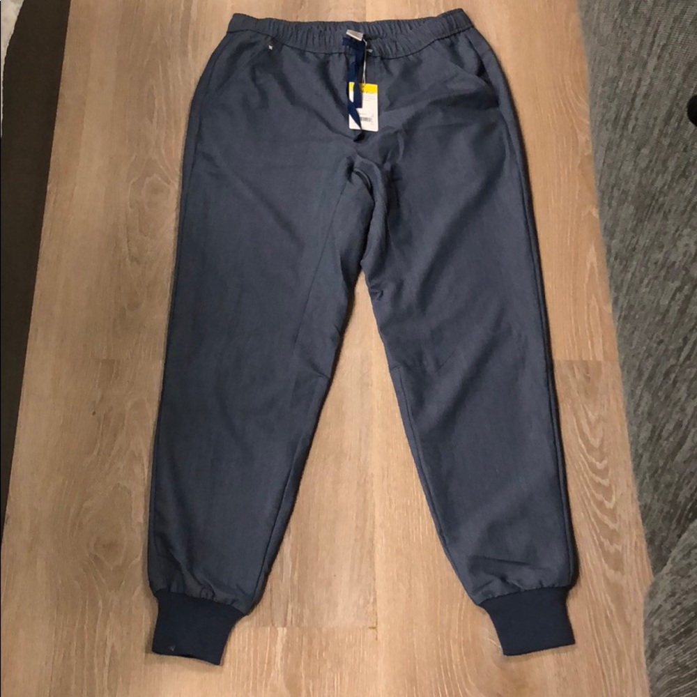 BRAND NEW Figs jogger scrubs
